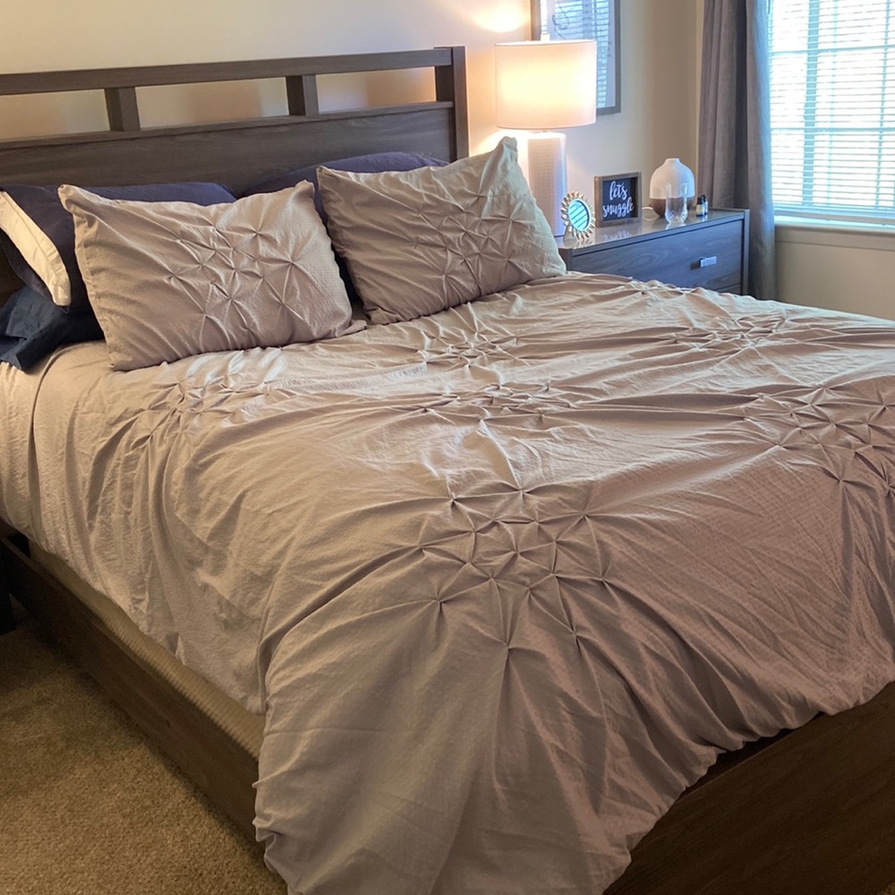 Queen size Duvet Cover and Shams